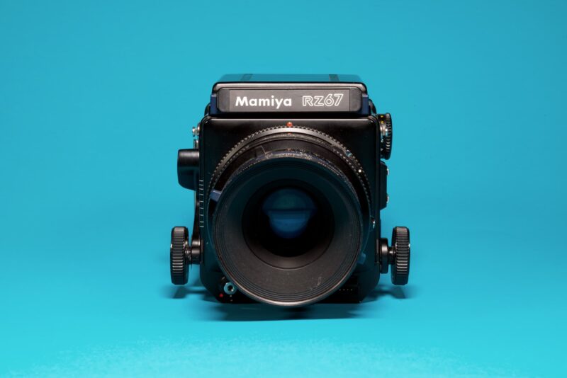 Una fotocamera Mamiya RZ67 a noleggio